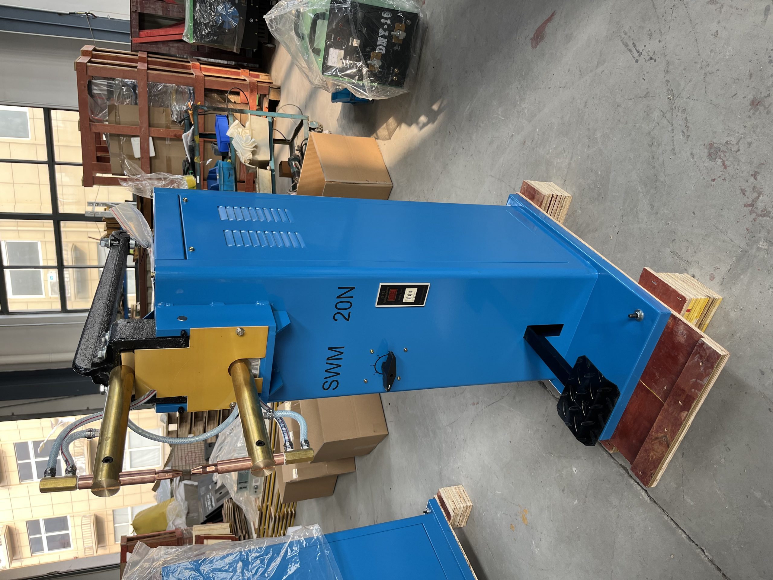 DN-10 pedal spot welder - Image 6