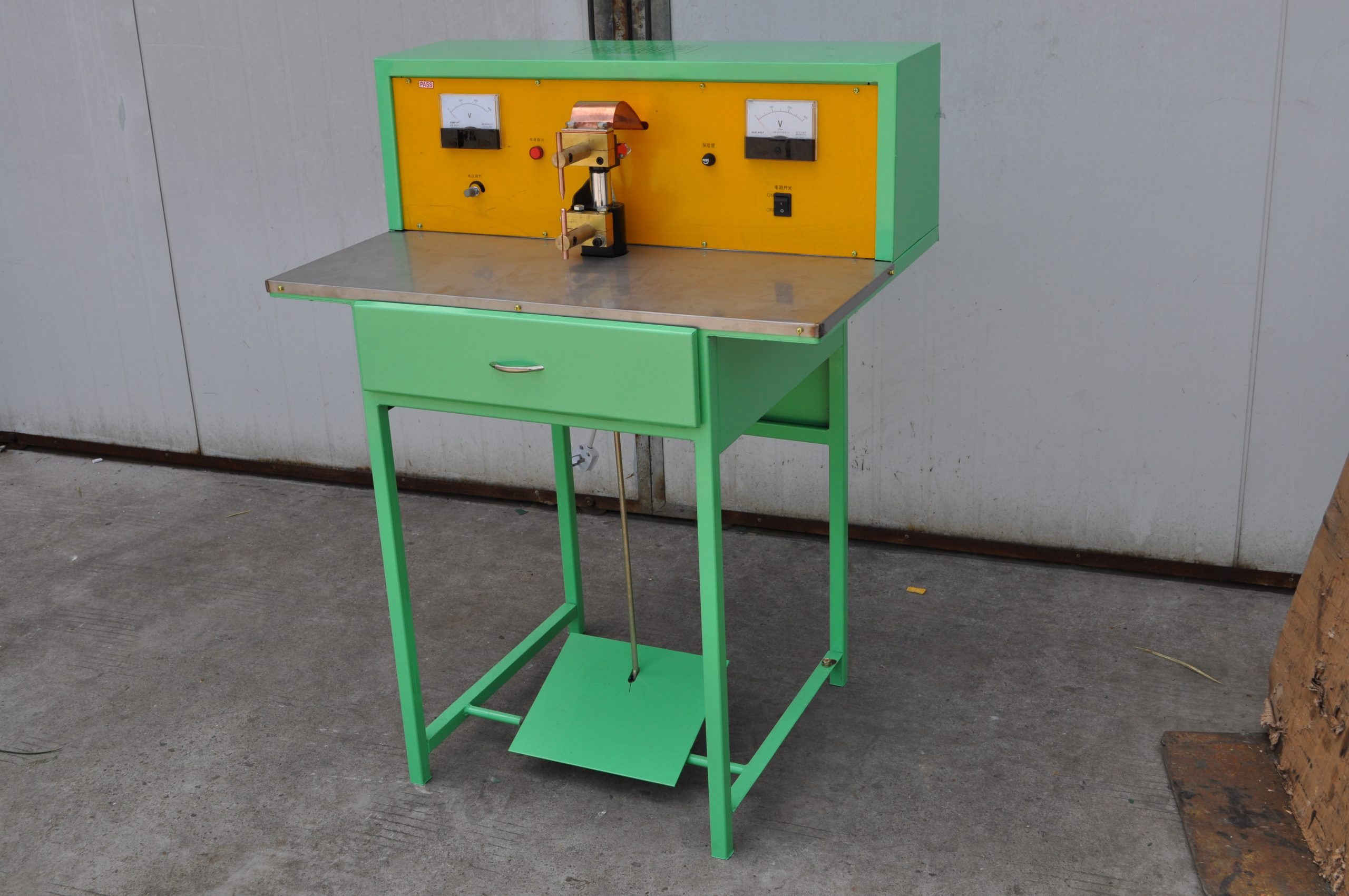 DR Series Energy Storage Spot Welder - Image 4