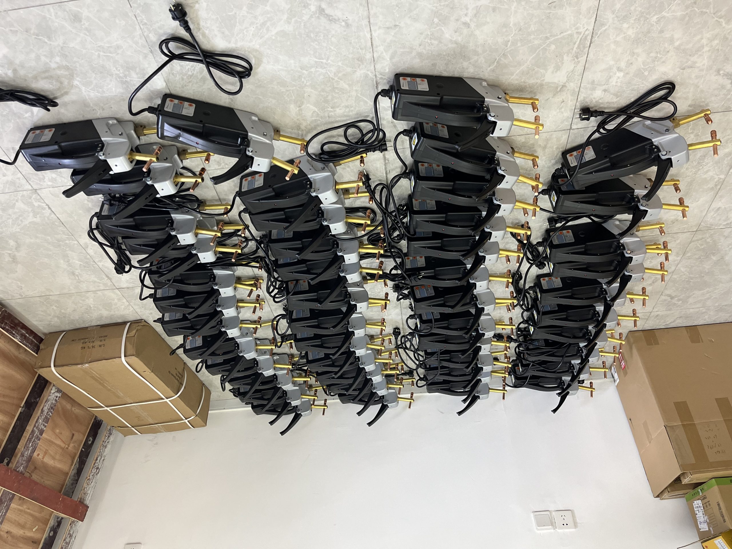 F230 Handheld spot welder - Image 8