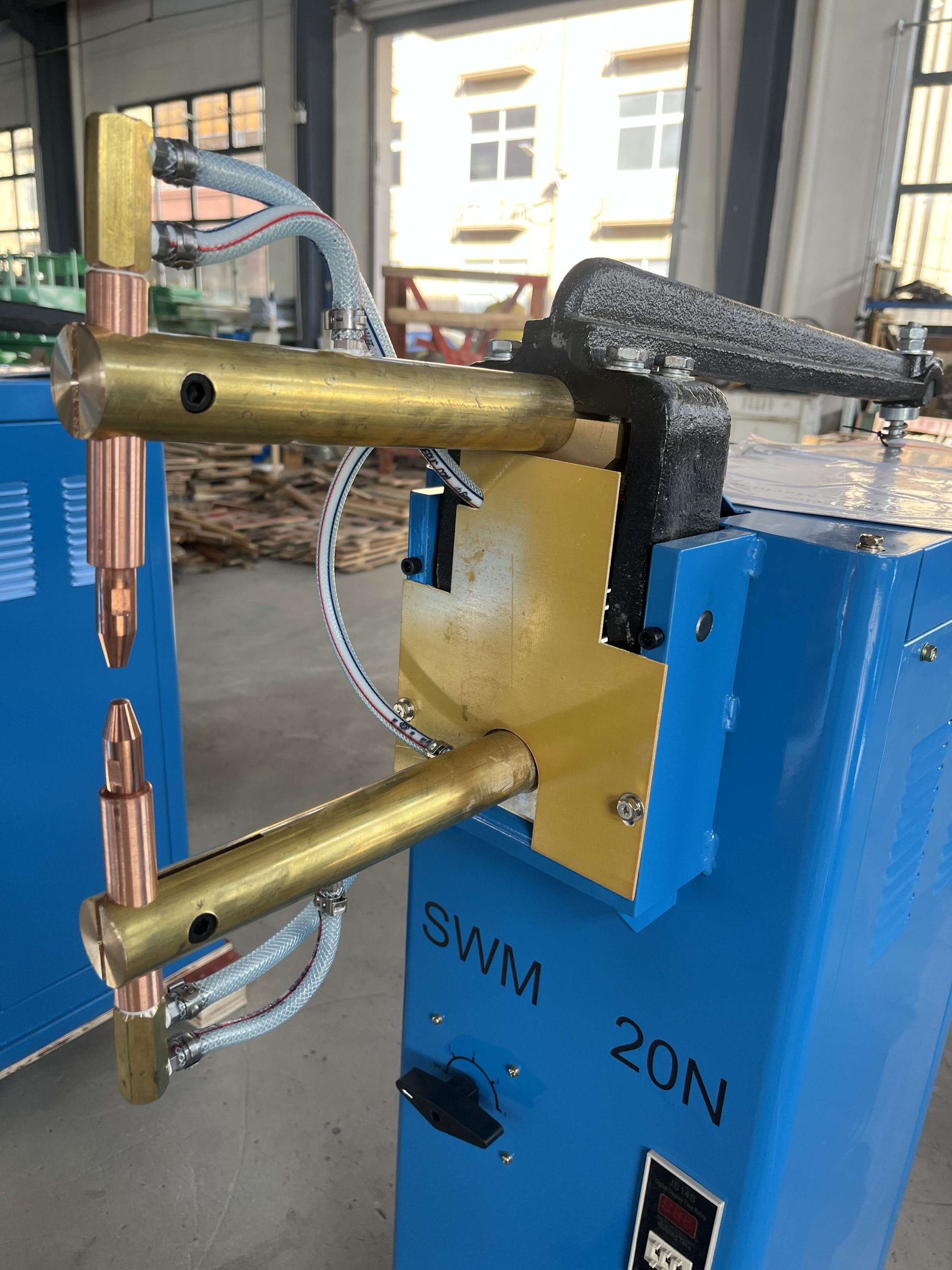 DN-16 pedal spot welder - Image 7